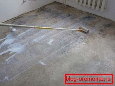 La superficie está imprimada. La superficie está imprimada.