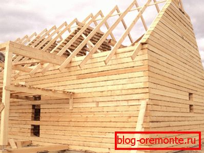 Trabajo en pleno desarrollo: queda por construir un tejado. Trabajo en pleno desarrollo: queda por construir un tejado.