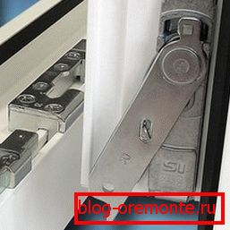ajuste de la puerta del balcón de plástico