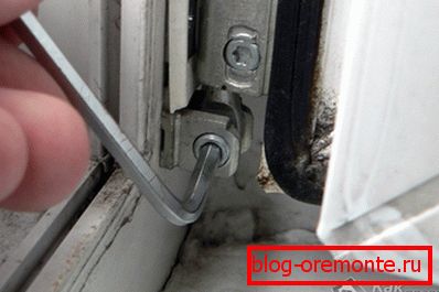 Reparación de puerta de plástico: ajuste del porche. Reparación de puerta de plástico: ajuste del porche.