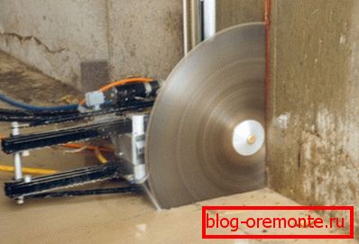 Cortar el hormigón armado con círculos de diamante puede dañar los elementos de calefacción. Cortar el hormigón armado con círculos de diamante puede dañar los elementos de calefacción.