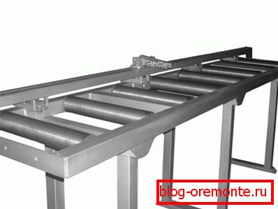 Transportador de rodillos para alimentación horizontal de madera aserrada. Transportador de rodillos para alimentación horizontal de madera aserrada.