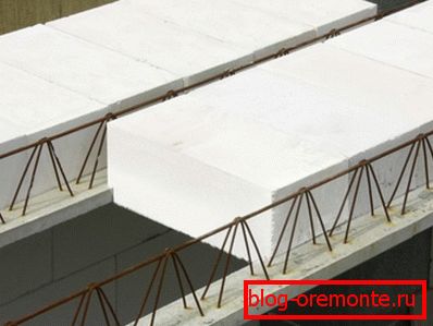 Viga de hormigón armado monolítico prefabricado de 18 m. Viga de hormigón armado monolítico prefabricado de 18 m.