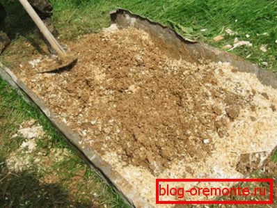 Mezcla de aserrín con arcilla. Mezcla de aserrín con arcilla.