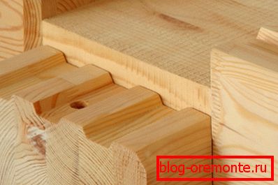 Articulación de madera laminada encolada.