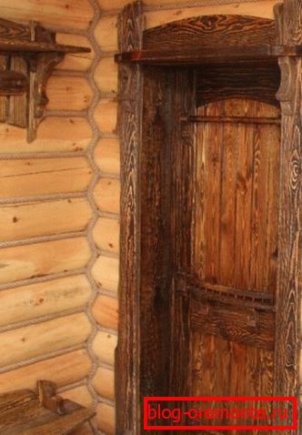 Puertas de pino envejecido se ven muy impresionantes. Puertas de pino envejecido se ven muy impresionantes.
