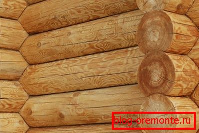 Las paredes de la casa de troncos son resistentes a influencias naturales adversas. Las paredes de la casa de troncos son resistentes a influencias naturales adversas.