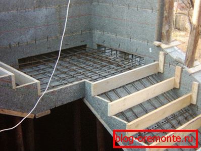Parece un refuerzo de escalera de metal. Parece un refuerzo de escalera de metal.