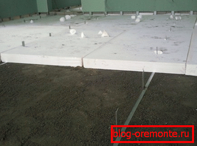 Aislamiento térmico de suelo de cemento. Aislamiento térmico de suelo de cemento.