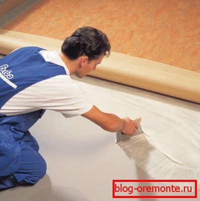 Colocación de linóleo sobre una base de hormigón. Colocación de linóleo sobre una base de hormigón.