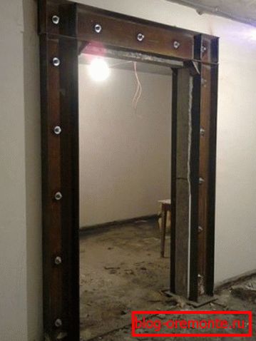 Refuerzo de la abertura para puertas.