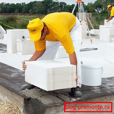 Instalación del bloque esquinero. Instalación del bloque esquinero.