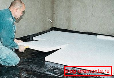 El aislamiento térmico de un piso de concreto con espuma plástica requiere el mayor cuidado El aislamiento térmico de un piso de concreto con espuma plástica requiere el mayor cuidado