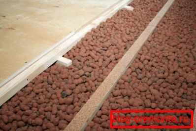 Aislamiento ático con arcilla expandida. Aislamiento ático con arcilla expandida.
