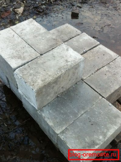 El peso del bloque de hormigón 200x200x400b no supera los 35 kg. El peso del bloque de hormigón 200x200x400b no supera los 35 kg.