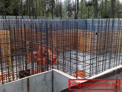 La aparición de la estructura en una etapa intermedia. La aparición de la estructura en una etapa intermedia.