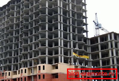 Construcción de una vivienda sobre tecnología de armazón monolítico. Construcción de una vivienda sobre tecnología de armazón monolítico.