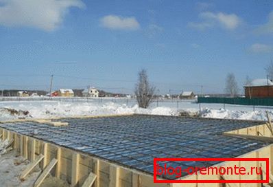 Rellenar los cimientos y en construcciones de poca altura es posible en invierno. Rellenar los cimientos y en construcciones de poca altura es posible en invierno.