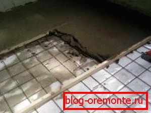 Verter la solución sobre el calentador colocado en los baños. Verter la solución sobre el calentador colocado en los baños.