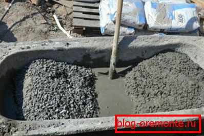 Concreto amasando a mano.
