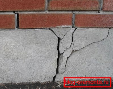 La rigidez de los cimientos en la foto fue claramente insuficiente. La rigidez de los cimientos en la foto fue claramente insuficiente.